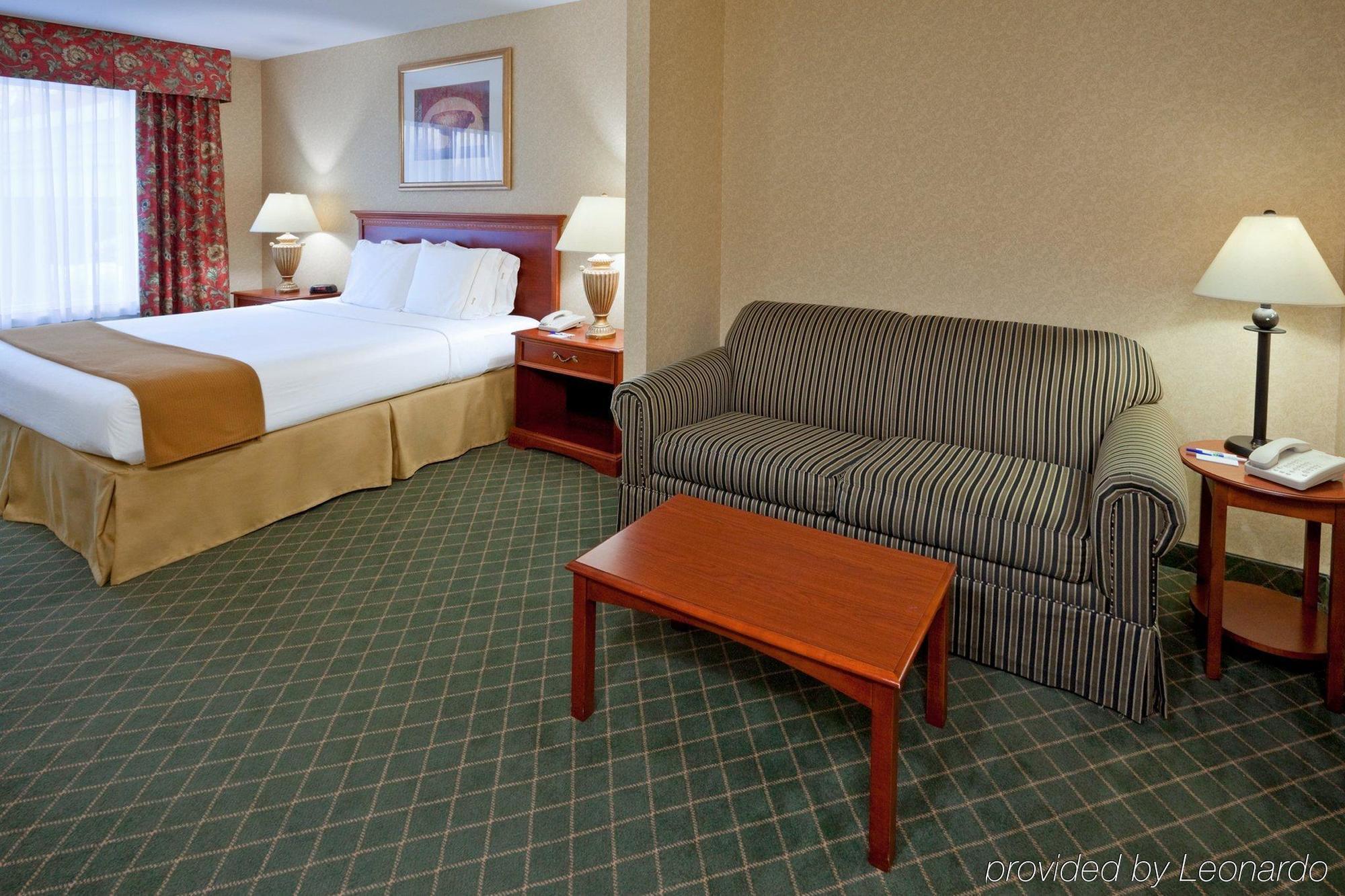 Holiday Inn Express Hotel & Suites Clifton Park, An Ihg Hotel Zimmer foto